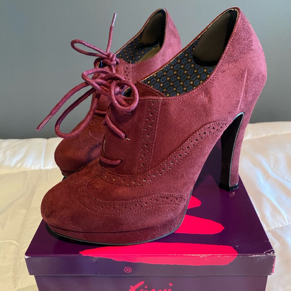 Fioni Jetset Burgundy Suede Oxford Heels